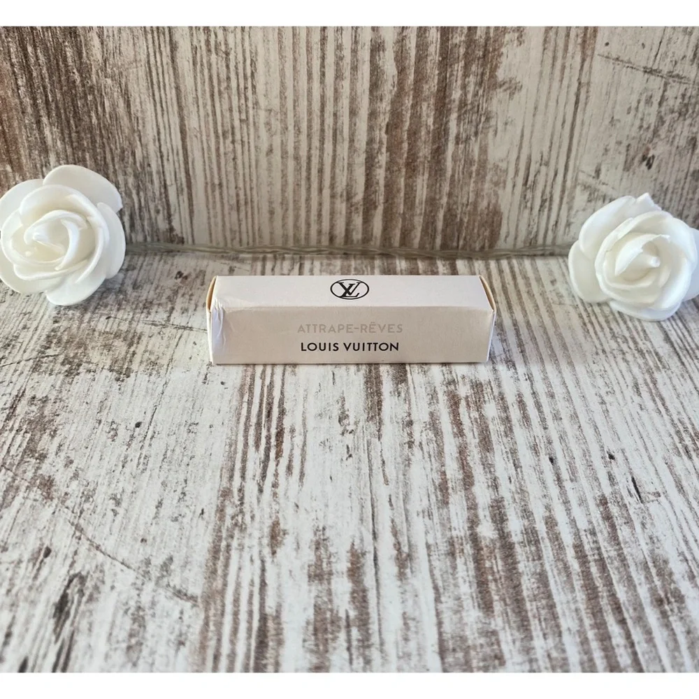 Brand new Louis Vuitton exclusive bundle - Picture 3 of 9